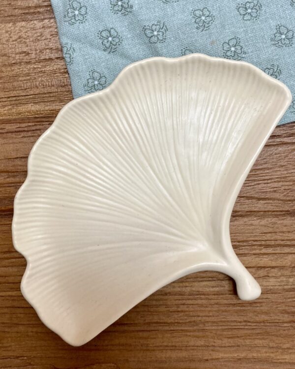 Coupelle feuille de Ginkgo en Jesmonite (matière naturelle) – Image 3